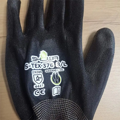 Sarung Tangan dengan Cetakan Heat Transfer